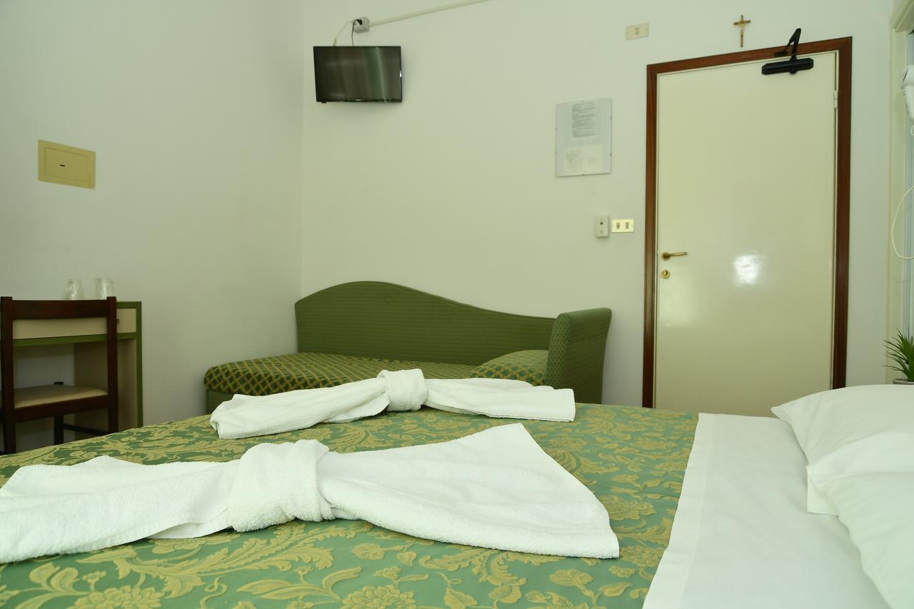 רימיני Albergo Leonarda מראה חיצוני תמונה